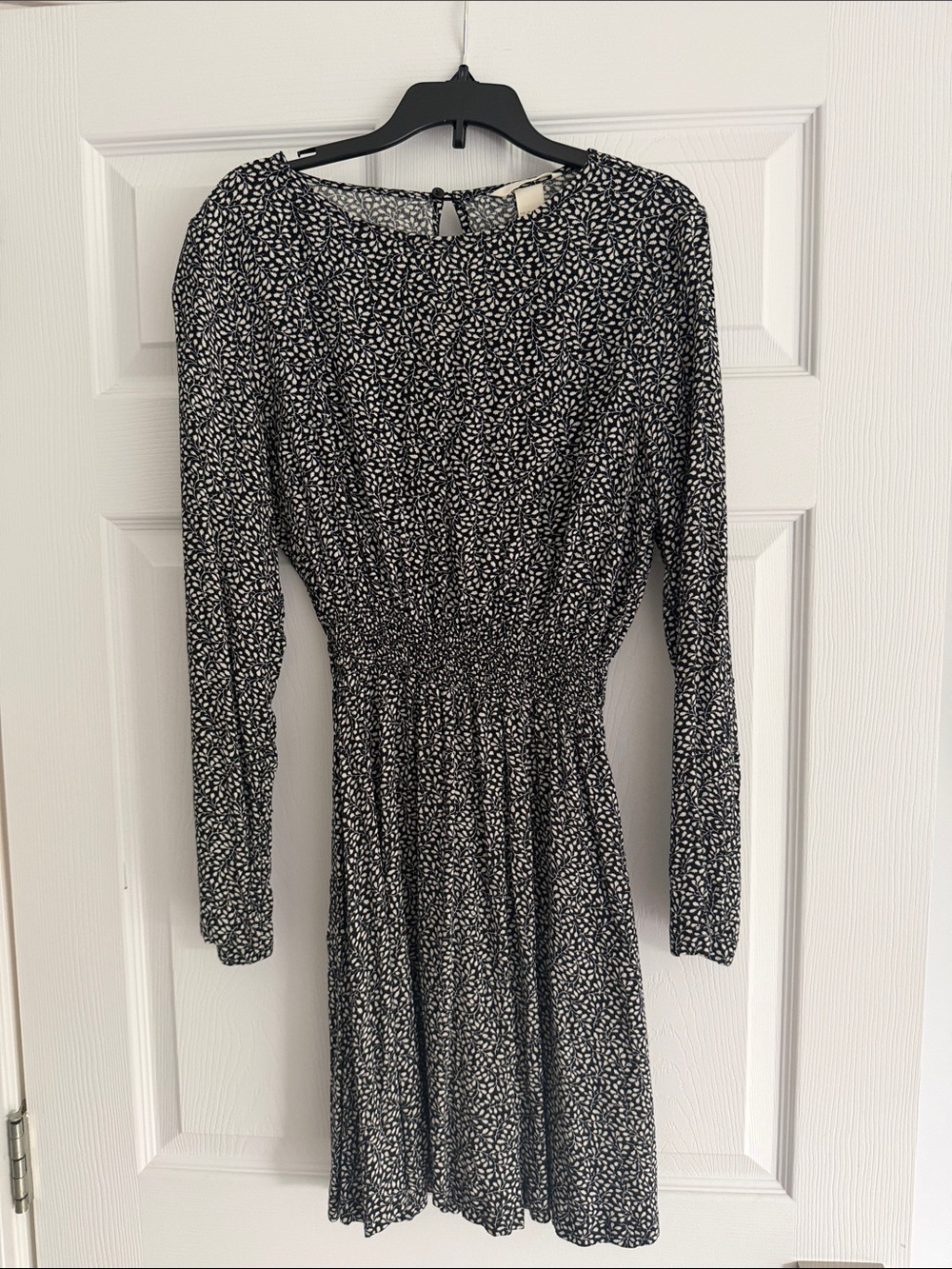 H&M Size 4 Black and White Long Sleeve Smocked-Waist Dress